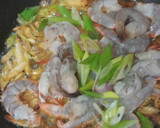 Foto langkah ke 2 dari resep Udang goreng mentega.