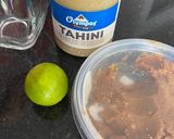 Foto del paso 1 de la receta: Cebollitas con tahini y miso para las hamburguesas