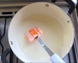 Foto del paso 1 de la receta: Keto - Helado de Frutilla a la crema