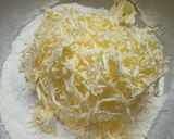 Foto del paso 2 de la receta: Torta rallada.Cuadrados de dulce de leche