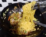 A picture of step 2 of Chicken 🐔 chowmein.