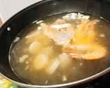Foto langkah ke 1 dari resep Seafood Noodle Soup.
