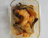 A picture of step 2 of Mango Coconut Prawn Curry.