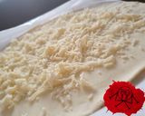 A picture of step 4 of Carbonara Empanada.
