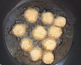 Foto langkah ke 4 dari resep Bola-bola pisang goreng isi.