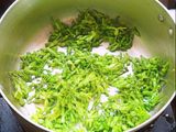 Thiên lý xào chay nấm rơm