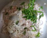 A picture of step 2 of Coconut chicken Gravy.