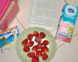 Foto langkah ke 1 dari resep Strawberry Smoothies Mudah Ala Cafe.