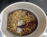 A picture of step 2 of Kadhai pasta masala.
