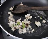 मशरुम ओट्स सूप (Mushroom oats soup recipe in hindi) रेसिपी चरण 2 फोटो
