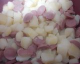 Foto del paso 3 de la receta: Ensalada de papa y salchicha