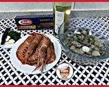 Foto del paso 1 de la receta: Espaguetis con gambas y almejas bajos en calorías