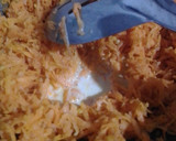 மில்க் கேரட் அல்வா ரெசிபி ஸ்டேப் 2 புகைப்படம்