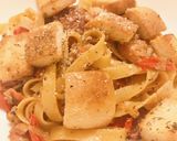A picture of step 5 of BLT Pasta with garlic croutons.