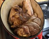 Une image de l'étape 8 de Souris d'agneau confites caramélisées au miel, thym, romarin et badiane.