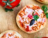 A picture of step 2 of Cheese pizza.