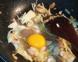 Foto langkah ke 5 dari resep Mie Goreng Seafood ala Resto Chinese Food.