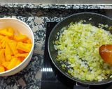 Foto del paso 1 de la receta: Espaguetis de calabacín con crema de calabaza