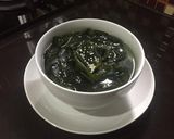 Foto langkah ke 4 dari resep Sup Rumput Laut (Wakame Soup) versi vegan.