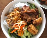 Hình bước làm 6 của món Bún thịt nướng chả giò