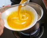 Foto langkah ke 4 dari resep Klapertart unbake dengan kelapa kw.