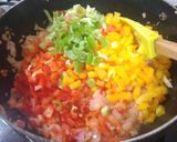 ब्रेड पिझ्झा (Bread pizza Recipe In Marathi) रेसिपी स्टेप 3 फोटो 