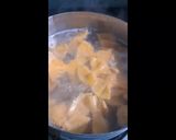 A picture of step 1 of Farfalle cheezy pasta with white sauce.