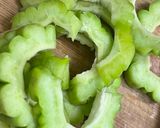 Hình bước làm 2 của món Khổ qua xào mề gà