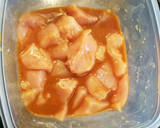 Foto del paso 3 de la receta: Brochetas de pollo marinadas