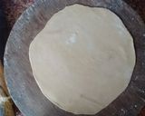 A picture of step 2 of Egg wrap with veggies.