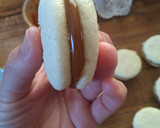 Foto del paso 5 de la receta: Alfajores de maizena sin manteca !!!