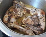 Foto del paso 4 de la receta: Pollo cocinado en su propio jugo
