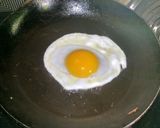 Foto langkah ke 1 dari resep Telur Ceplok Asam Manis.