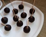 A picture of step 2 of Cake pops.
