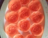 Foto langkah ke 3 dari resep Bolu Kukus Mawar Dengan Santan.