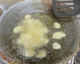 Foto langkah ke 3 dari resep Kue bawang ladu pedas jeruk.