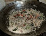 A picture of step 3 of Rava upma.