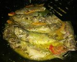 Foto langkah ke 10 dari resep Ikan kembung acar kuning.