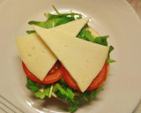 Foto del paso 6 de la receta: Sándwich de Pechuga de Pavo, Queso, Rúcula, Tomate y Mayonesa de Curry.