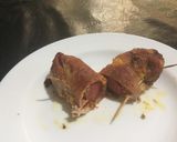 Foto del paso 5 de la receta: Niños envueltos de cerdo, con salchicha al horno y puré de papas