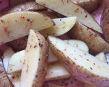Foto langkah ke 2 dari resep Potato Wedges.