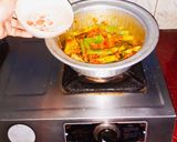A picture of step 4 of Drumstick Spicy Gravy.