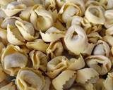Tortellini ai finferli recipe step 1 photo