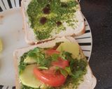 A picture of step 2 of Mumbai sandwich.
