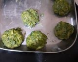 A picture of step 2 of Palak kofta curry.