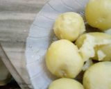 A picture of step 6 of Smile potatoes.
