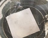 Une image de l'étape 9 de Tarte aux prunes et pralines roses avec une pâte façon sablé breton.
