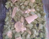Foto del paso 3 de la receta: Salsa de crema de leche, salsa blanca, queso, puerro y verdeo