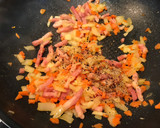 Foto del paso 2 de la receta: Arroz frito con salsa de soja