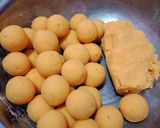 Foto langkah ke 3 dari resep Bola-bola Ubi Goreng.